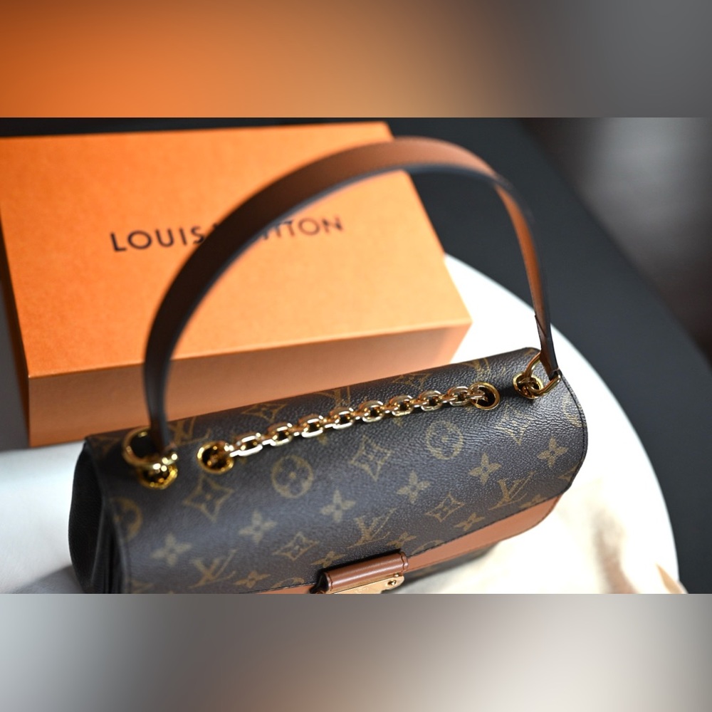 Authentic Louis Vuitton Monogram Marceau Flap Bag - Picture 3 of 16